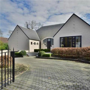 Oase van rust met spa in rustige omgeving